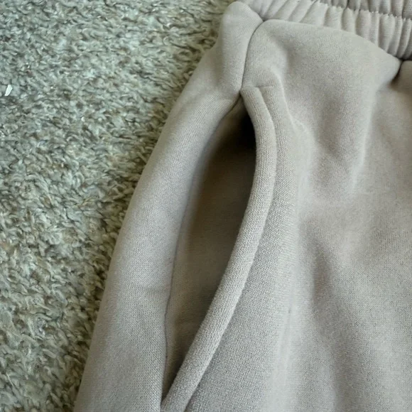 New Comfrt Sweatpants in Bark - Picture 4 of 6